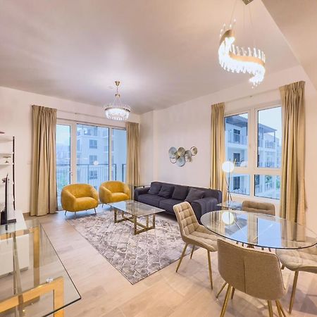 Lovely 2-Bedroom Vacation Home Near Beach Dubai Exteriör bild
