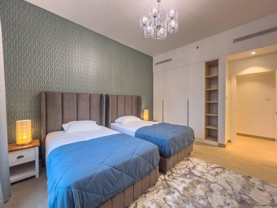 Lovely 2-Bedroom Vacation Home Near Beach Dubai Exteriör bild