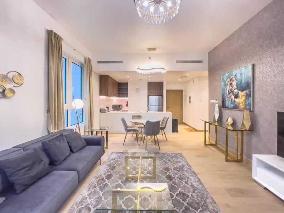 Lovely 2-Bedroom Vacation Home Near Beach Dubai Exteriör bild