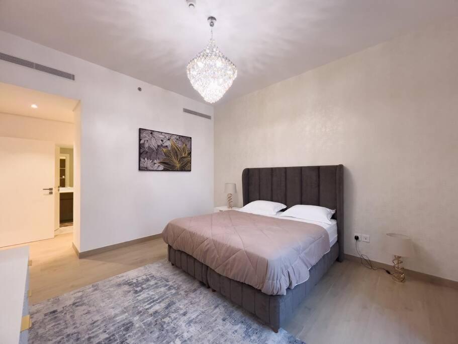 Lovely 2-Bedroom Vacation Home Near Beach Dubai Exteriör bild